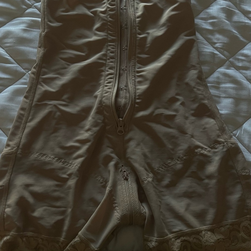 Beige Zippered Shapewear